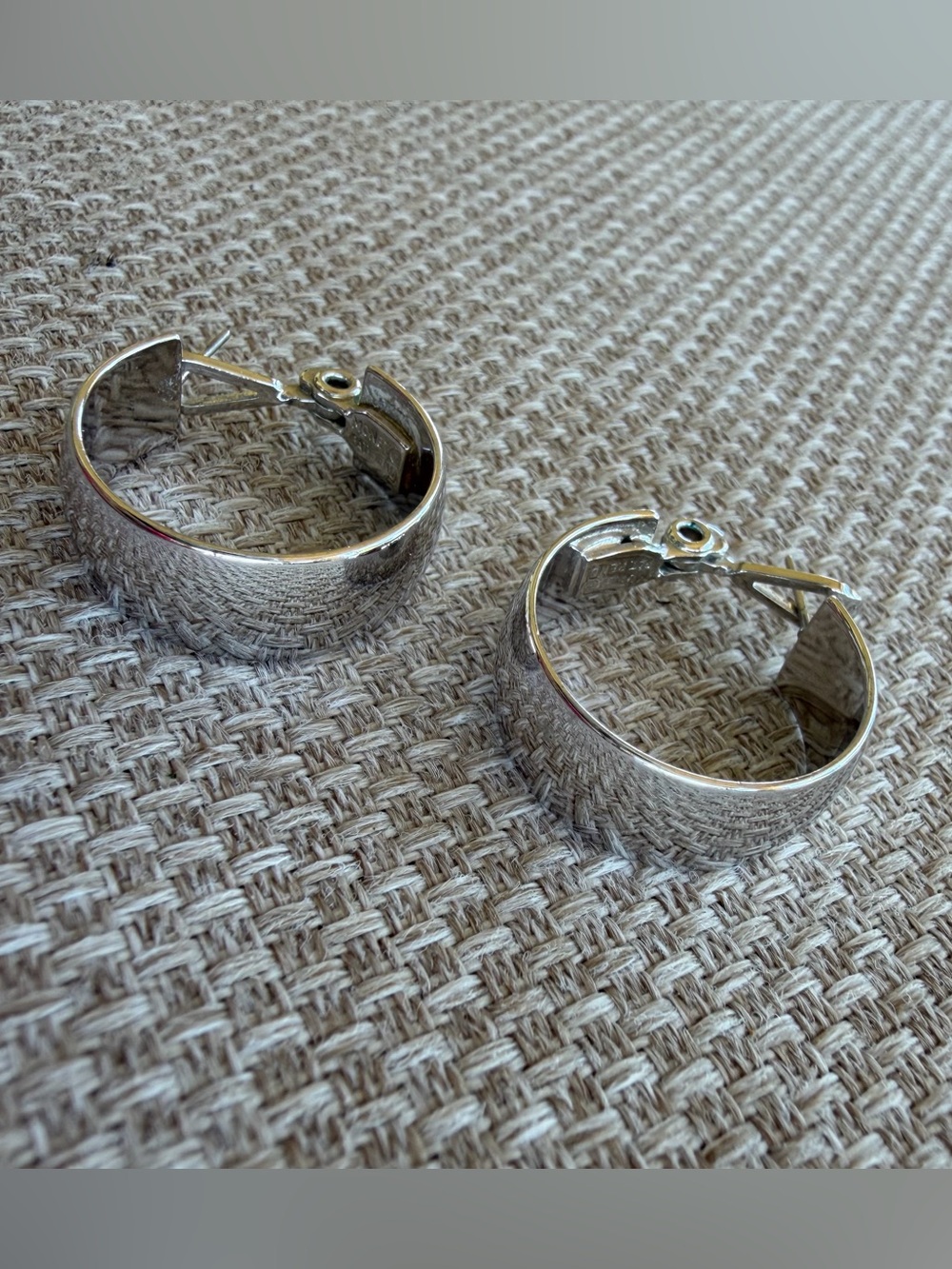 SIGNED MONET CHUNKY SILVER TONE HOOP Pierced EARRINGS